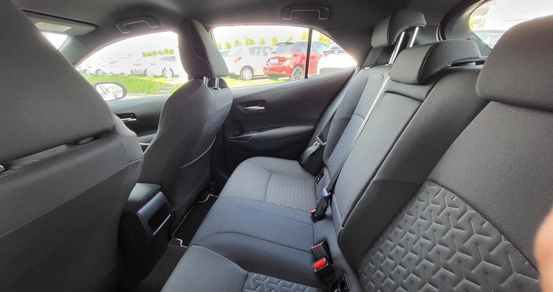 Toyota Corolla cena 94900 przebieg: 23501, rok produkcji 2021 z Kisielice małe 137